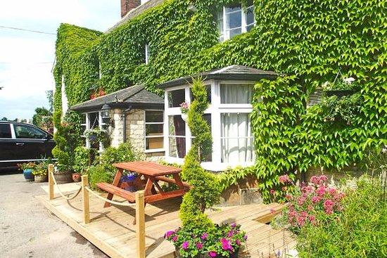 Great Western Arms Aynho