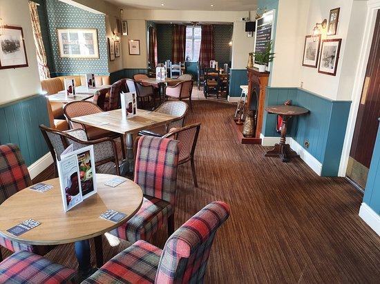 The Three Horseshoes