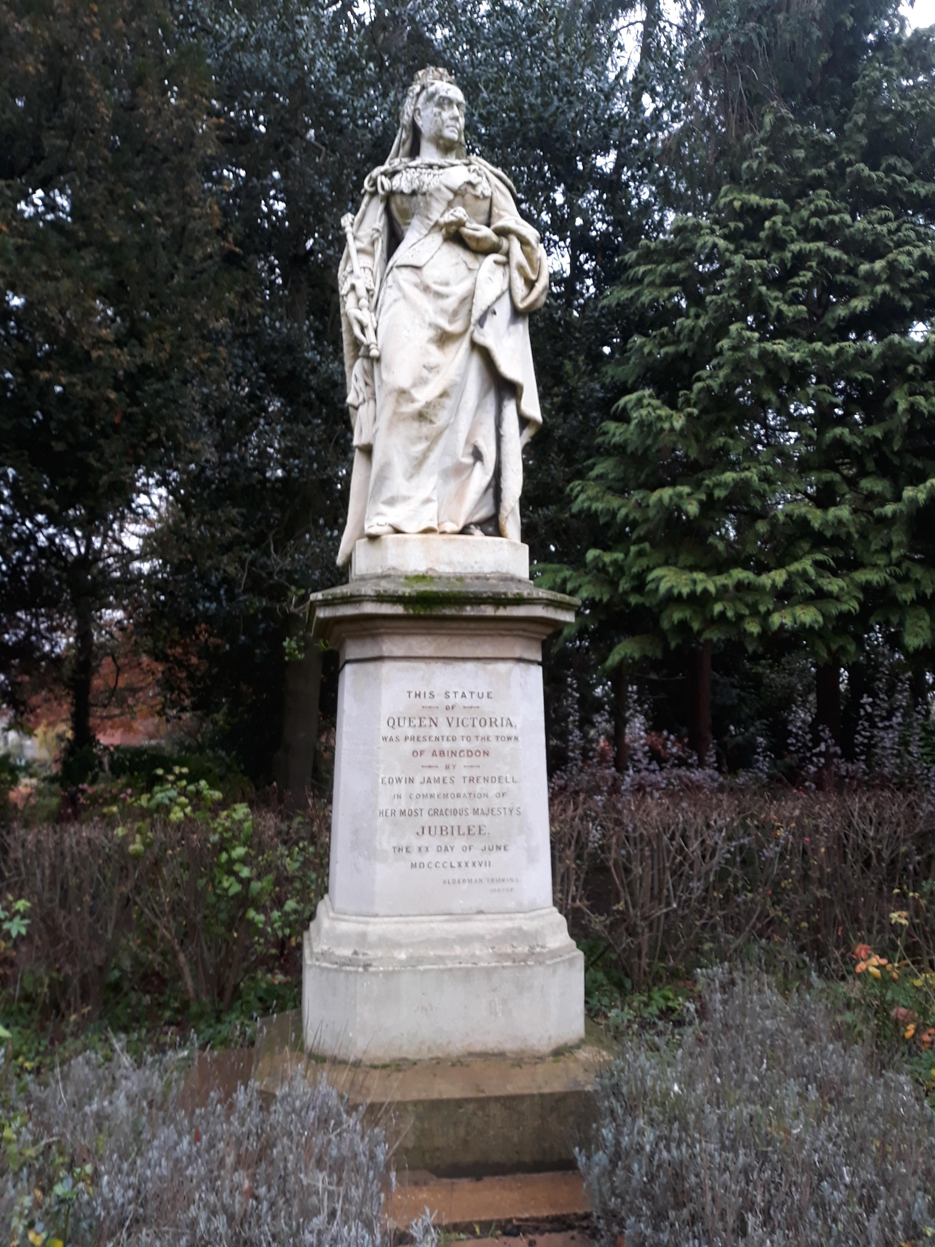 Statue of Queen Victoria